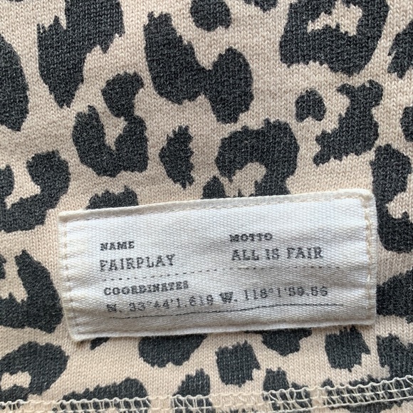 • Leopard Print T • - Picture 9 of 13